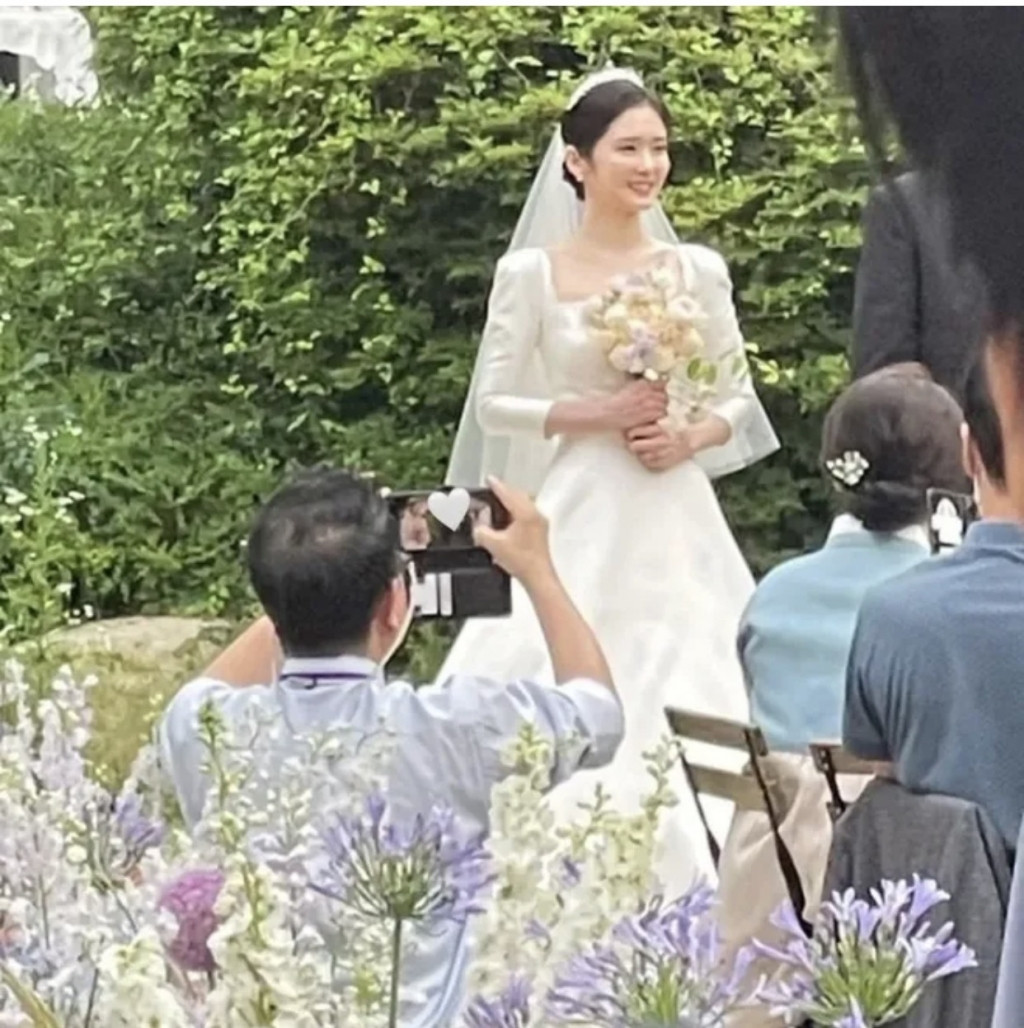 Đám cưới đẹp như mơ của nữ thần màn ảnh Jang Nara