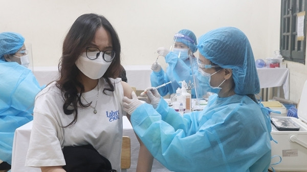 Giám đốc Sở GD&ĐT Hà Nội đính chính thông tin về 2 lô vắc-xin phòng COVID-19
