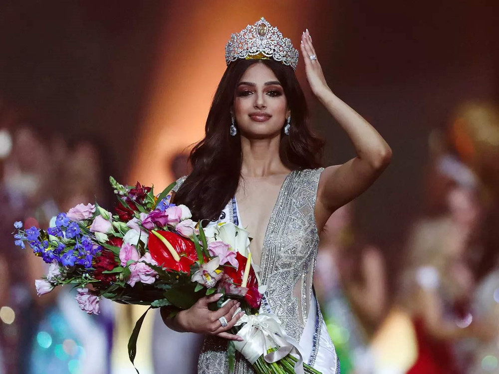 Đương kim Miss Universe Harnaaz Sandhu tham dự đêm chung kết Hoa hậu Hoàn vũ Việt Nam 2022