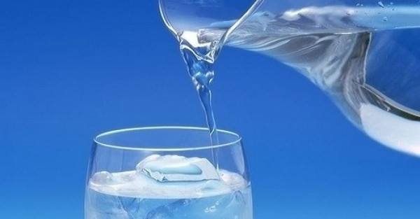 Mùa hè uống nhiều nước lạnh có nguy cơ "đóng băng" não