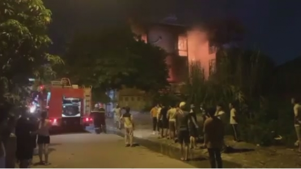 Kịp thời dập tắt đám cháy tại ngôi nhà 3 tầng ở Gia Lâm