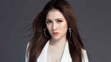 Thư Dung tiếp tục bị tước danh hiệu Hoa hậu Sắc đẹp Hoàn mỹ