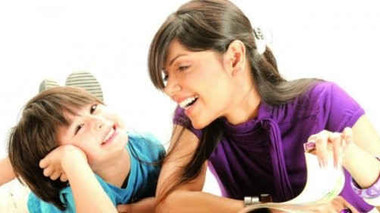 6 mẹo giao tiếp bố mẹ cần biết để trẻ nghe lời răm rắp