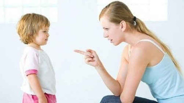 Những hành động của cha mẹ thể hiện sự bất lực khi dạy con