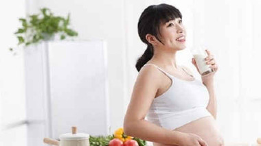 Thực hư việc uống sữa bà bầu sẽ làm mẹ dễ tăng cân, béo phì