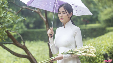 Dẫn đầu về lượt xem, Hoàng Hạnh kể kỉ niệm 'dầm mưa' 3 ngày quay Video sinh thái Miss Earh 2019
