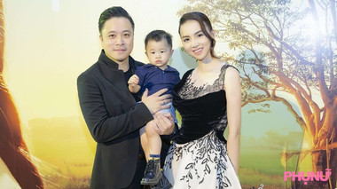 Đinh Ngọc Diệp bế con chúc mừng chồng là Victor Vũ ra mắt phim 'Mắt biếc'