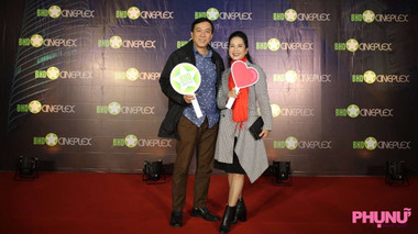 Vợ chồng NSND Lan Hương tình cảm đi dự khai trương cụm rạp thứ 10 của BHD Star Cineplex