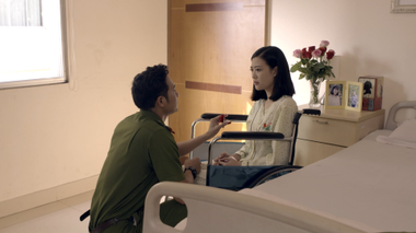 ‘Phía sau bóng tối’ tập cuối: Trường Thịnh ‘bắt trend’ cầu hôn Linh Chi trong bệnh viện