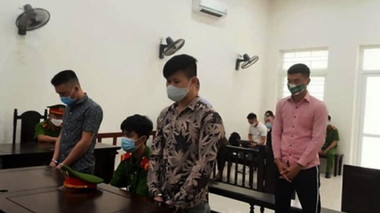 Hà Nội: Chém liên tiếp kẻ trộm, nam thanh niên lĩnh án 12 năm tù