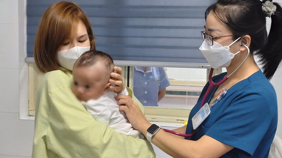 Ca nhiễm Adenovirus tăng cao, Hà Nội yêu cầu bố trí giường bệnh